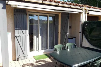 Image de Maison climatisée avec parking dans résidence sécurisée.