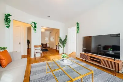 Image de Charming 2/1 Mid-Century Apt