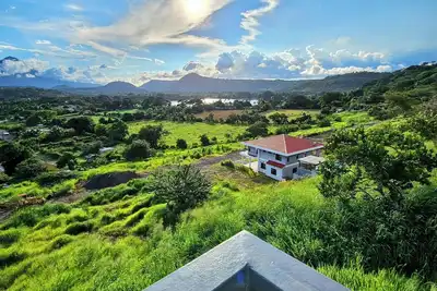 Image de Volcano & Lake View home with swimming Pool- 4 bds, sleeps 11 people