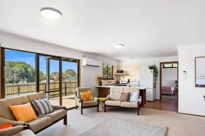 Image de Retro Rita House Sleeps 7