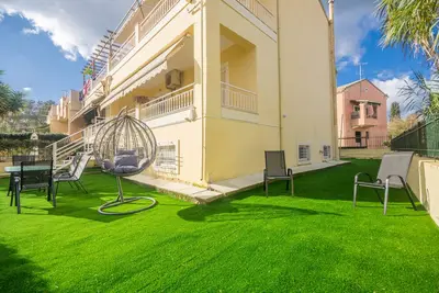 Image de Two Storey Maisonette-2 Km From The Center
