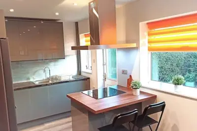 Image de 3 bed House Nottingham with driveway, close to M1