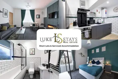 Image de The Blue House by Luke Stays