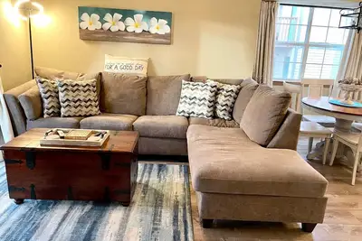 Image de Welcome to \"A Change of View\" We have a walk-in Luxury Condo on Table Rock Lake.