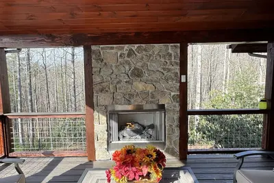 Image de Eagle's View Cabin with Hot Tub Minutes From Downtown Boone