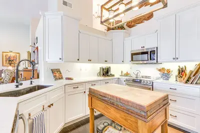 Image de Family-Friendly Holiday Townhome with Boat Dock!