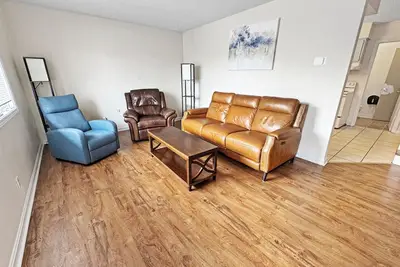 Image de Cozy Apartment in quiet neighborhood with quick access to everything you need!