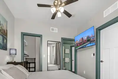 Image de 2 Bed 2 Bath + In-Unit Washer/Dryer + Dishwasher