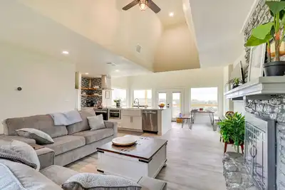 Image de Serene Burnet Getaway w/ Buchanan Lake Views!