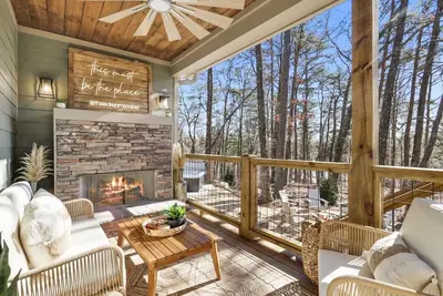 Image de Luxury Cabin w/ River, Lake Access | Hot Tub | Bbq