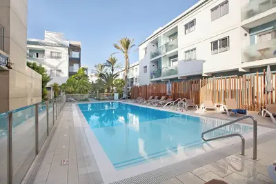 Image de Appartement de vacances 'Bristol Lagoon Retreat' avec piscine partagée, balcon et Wi-Fi