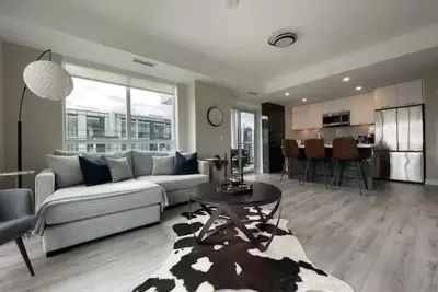 Image de New Luxurious Corner Unit at Friday Harbour's All Season Resort