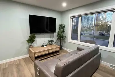 Image de 3br/2ba Walking distance to Uc