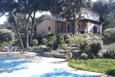 Image de Dolce Cabanon sur la colline, Lagnes Proche de Gordes et L’isle sur la Sorgue