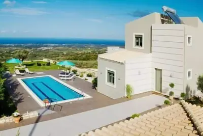 Image de Villa Horizon: Privacy, Scenic Views & Exterior
