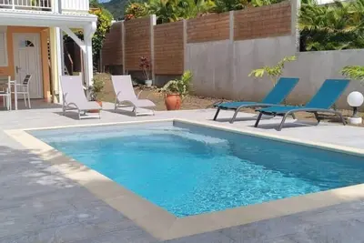 Image de 972a - Magnifique rez-de-chaussée avec piscine