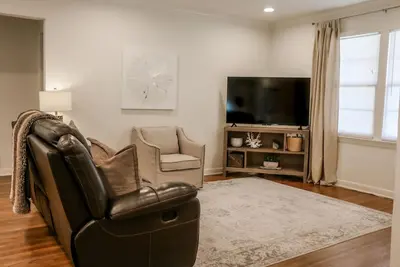 Image de Cozy & Central Retreat: 5 mins from Nrg Stadium