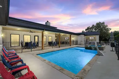 Image de Hot tub, pool, Sonos speaker system