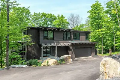 Image de Nouveau! Lagom Tyst Chalet | 7 Chambres | Jacuzzi | Près du Complexe