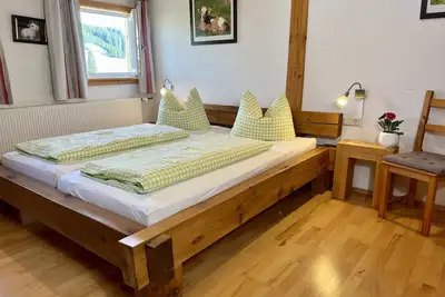 Image de Appartement 'Ferienwohnung Schneeflocke, 60 Qm' avec vue montagne, jardin partagé et balcon