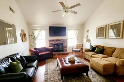 Image de Bespoke Home In The Heart Of Turlock