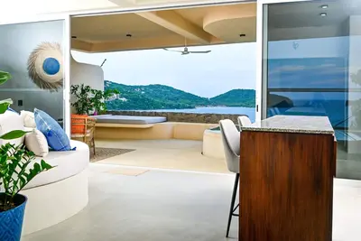 Image de Serenity Vista:Luxe Hillside Villa w\/ Private Pool