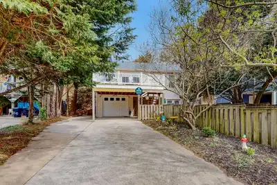 Image de Dog-friendly home with game room, furnished deck, & pool access