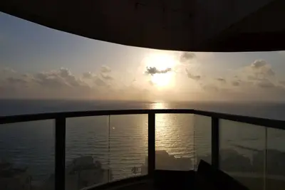 Image de Сharming apartment in Bat Yam, 3 bedrooms, balcony, sea view, private parking! !