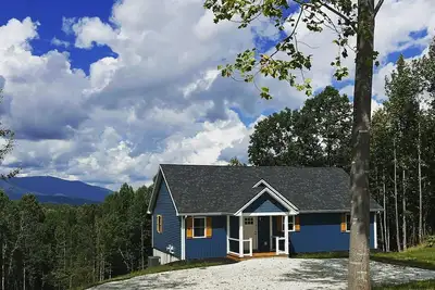 Image de Nature getaway; beautiful Mountain Views, close to rivers, breweries & wineries.