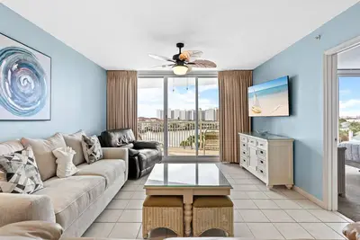 Image de 2 Bedroom! Terrace at Pelican Beach Resort!