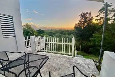 Image de Sunrise Suite- King bed/Full kitchen