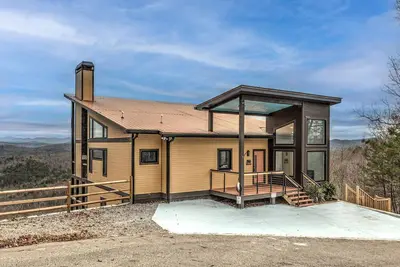 Image de Panoramic Views from Modern Mountain Chalet close to Blue Ridge, Ga.