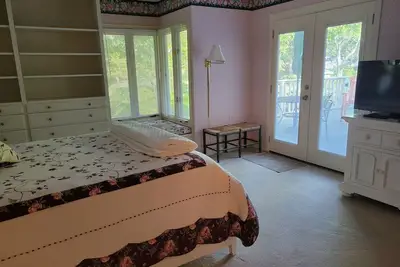 Image de Wonderful Oasis in Kingston Plantation, near the Embassy and Hilton.