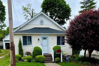 Image de 2bed/2bath Beach Bungalow in Bayville, Ny