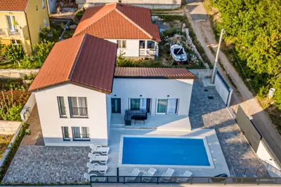 Image de Belle maison à Kraljevica avec cuisine