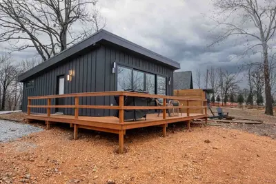 Image de Luxury Lake Living on Grand 2