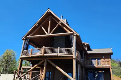 Image de Amazing log cabin with a breathless view!