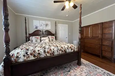 Image de A quaint 100 year old house fully remodeled in the heart of Gastonia