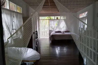 Image de Cute house steps away from the beach with amazing sunset views!