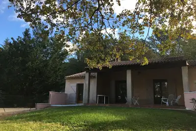 Image de Séjour provençale au coeur de la pinède au Gîte L'oustal