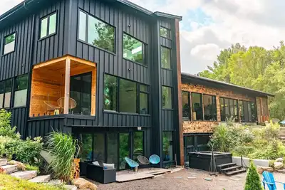 Image de The perfect blend of colour, comfort, and class