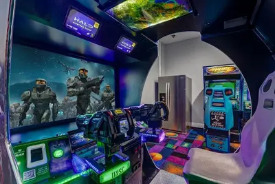 Image de Exquisite Fourteen-Bedroom Villa in Solterra, close to Disney!