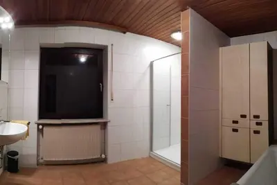 Image de Living & art - vacation apartment approx. 30 min. from Munich with that special something!