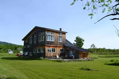 Image de Peaceful Vermont Farmhouse with Stream and Loft