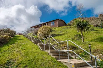 Image de 5 star log cabin with sea views in Abersoch | Gorwel-Soch