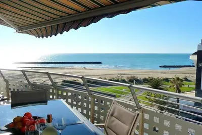 Image de Joli 3 Pièces avec 2 alcôves clim vue mer piscine Rochelongue Cap d'Agde