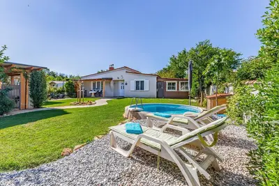 Image de Superbe maison d'une chambre à Skatari