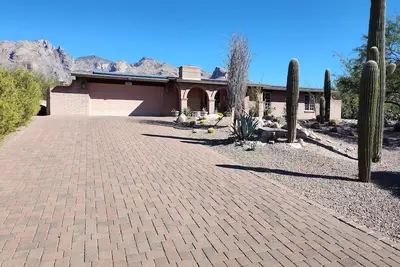 Image de Peaceful Catalina Foothills retreat w/stunning views close to hiking & shopping