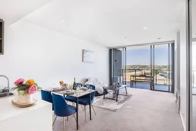 Image de Amazing cityview! Glamourous 2br Apt w/ park&pool