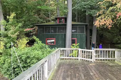 Image de Charming 1920's cottage on Lake George w/ boat slip & sundeck.